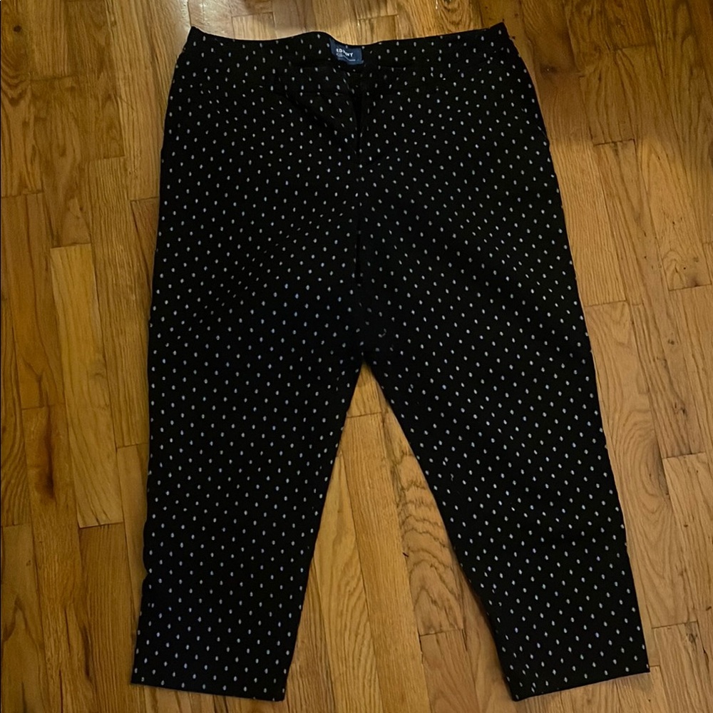 Old Navy Black Pants with White Diamond Design